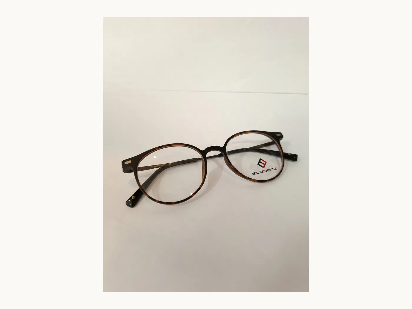 Monture Eleganz disponible chez Khalil Vision